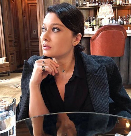 Nurgül Yeşilçay saç rengi ve stilleri 5