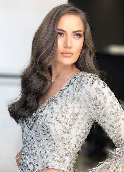 Fahriye Evcen Saç Rengi ve Modelleri 8