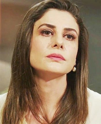 Ebru Özkan Saç Rengi ve Modelleri 5