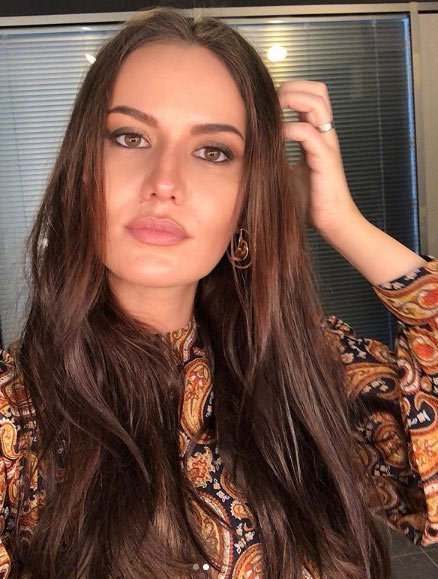 Fahriye Evcen Saç Rengi ve Modelleri 6