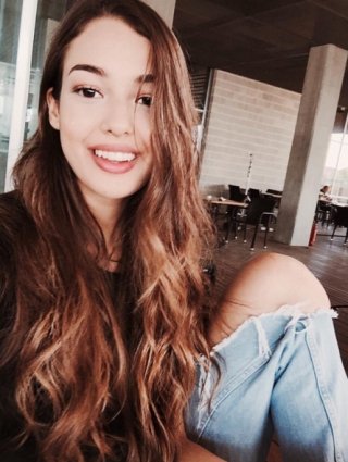Dilan Çaçek Deniz Saç Rengi 5