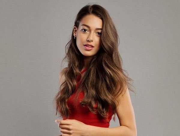 Dilan Çaçek Deniz Saç Rengi 8