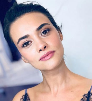 Hande Soral Saç Rengi ve Modelleri 6